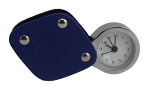 Réveil de voyage, métal chromé et coque PU bleue