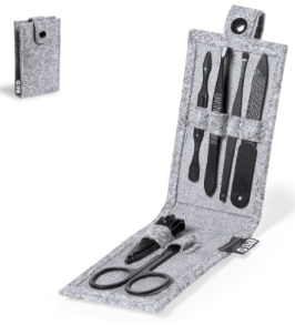 Set de manucure 6 pièces en acier inoxydable dans une pochette rectangulaire