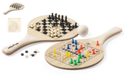 Paire de raquettes de plage avec échiquiers, dames et ludo intégrés 3 en 1. Ensemble présenté dans un sac à dos individuel coton