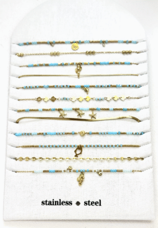 Bracelet acier inox gold avec perles vertes - maille plate & breloques. Modèles assorties x12