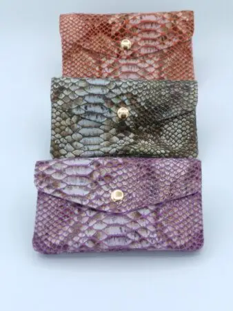 Porte monnaies en cuir peau de serpent Gm. Couleurs assorties