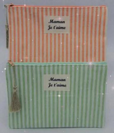 Pochette cosmétique en tissu "Maman Je t'aime" coloris assortis