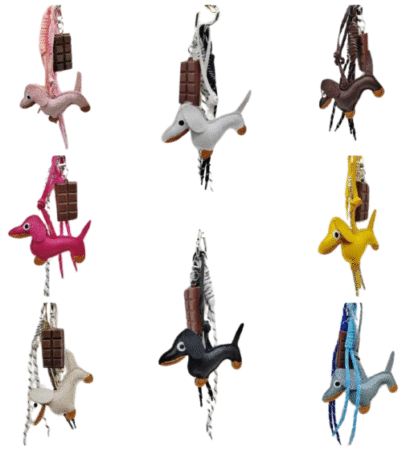 Porte-clés charms accessoire pour sac carré choc et teckel. Couleurs assorties